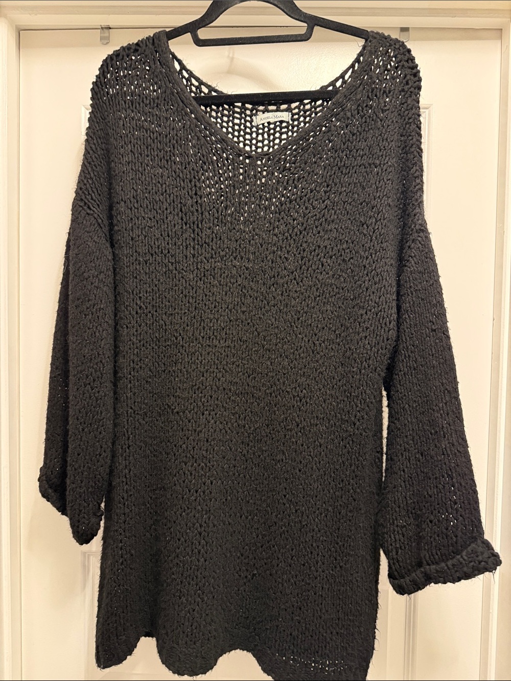 Angela Mara Cozy V-Neck Open Knit Women's Sweater - Black